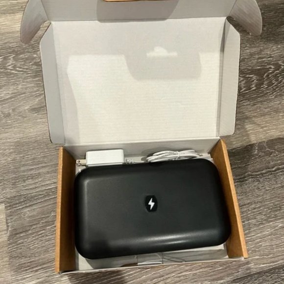 PhoneSoap 3 UV Cell Phone Sanitizer and Dual Universal Cell Phone Charger - Picture 2 of 6